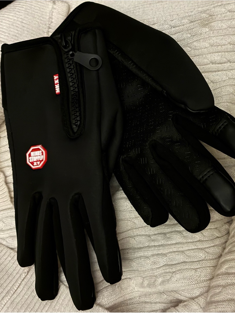 Winds stopper new without tags HKXY unisex gloves. Women’s M, mens S